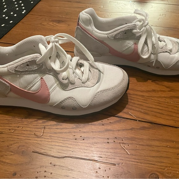Nike venture runner size 6 - Picture 3 of 7